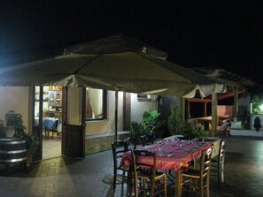 Italian cuisine, garden views