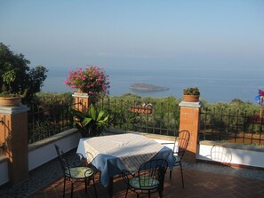 Italian cuisine, garden views