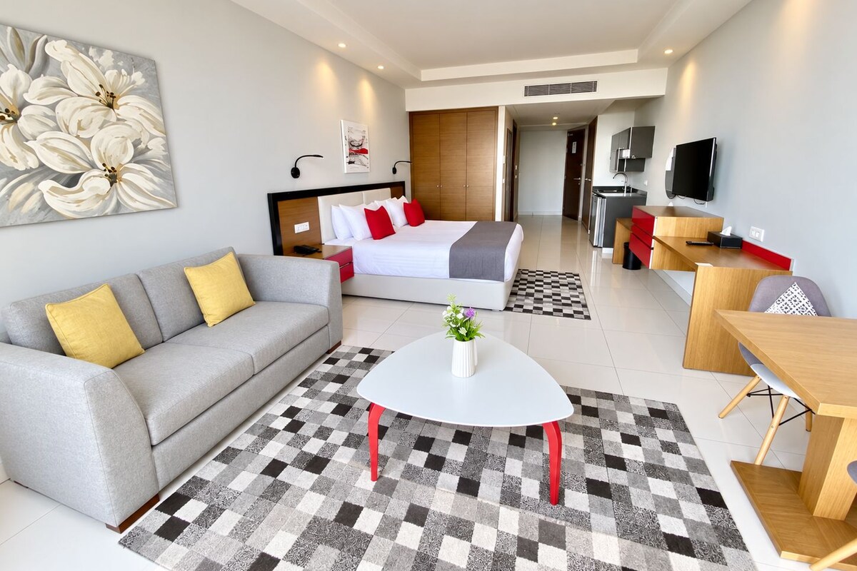 1 bedroom, Egyptian cotton sheets, premium bedding, in-room safe