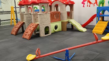 儿童活动区 - 室内