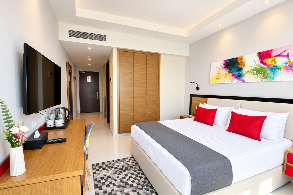 Standard Double Room, 1 King Bed | 1 bedroom, Egyptian cotton sheets, premium bedding, in-room safe