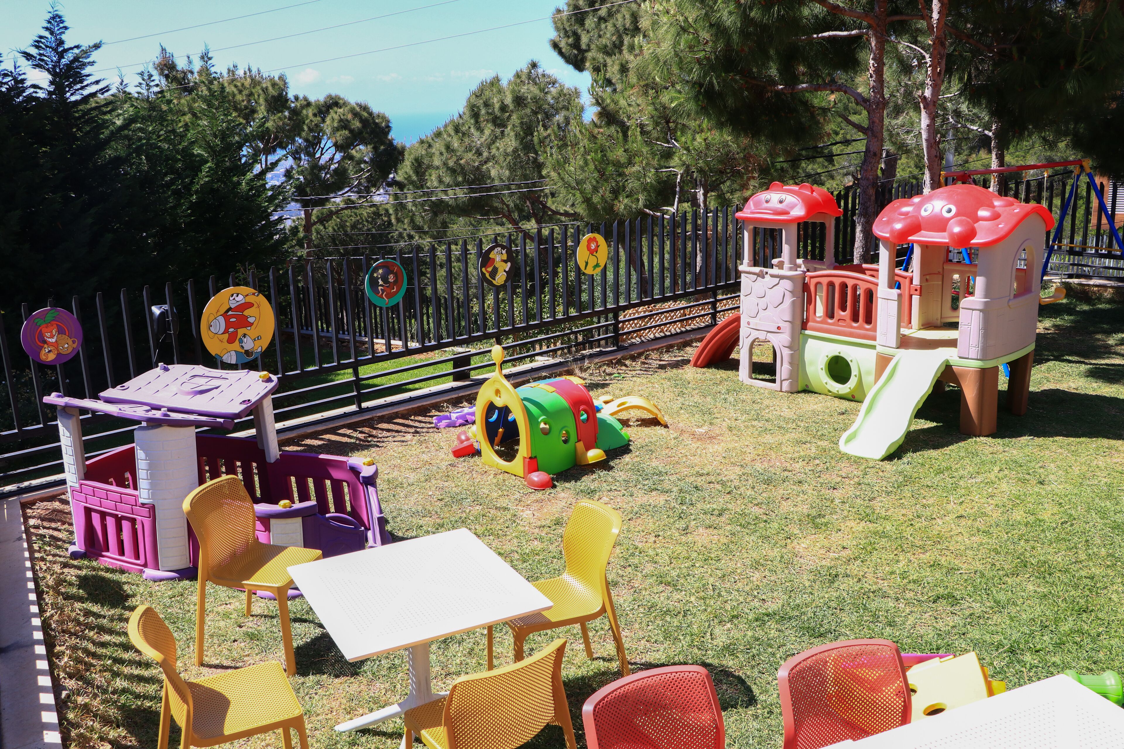 Área de juegos infantiles al aire libre