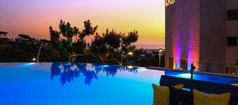 The Ray Hotel & Studios