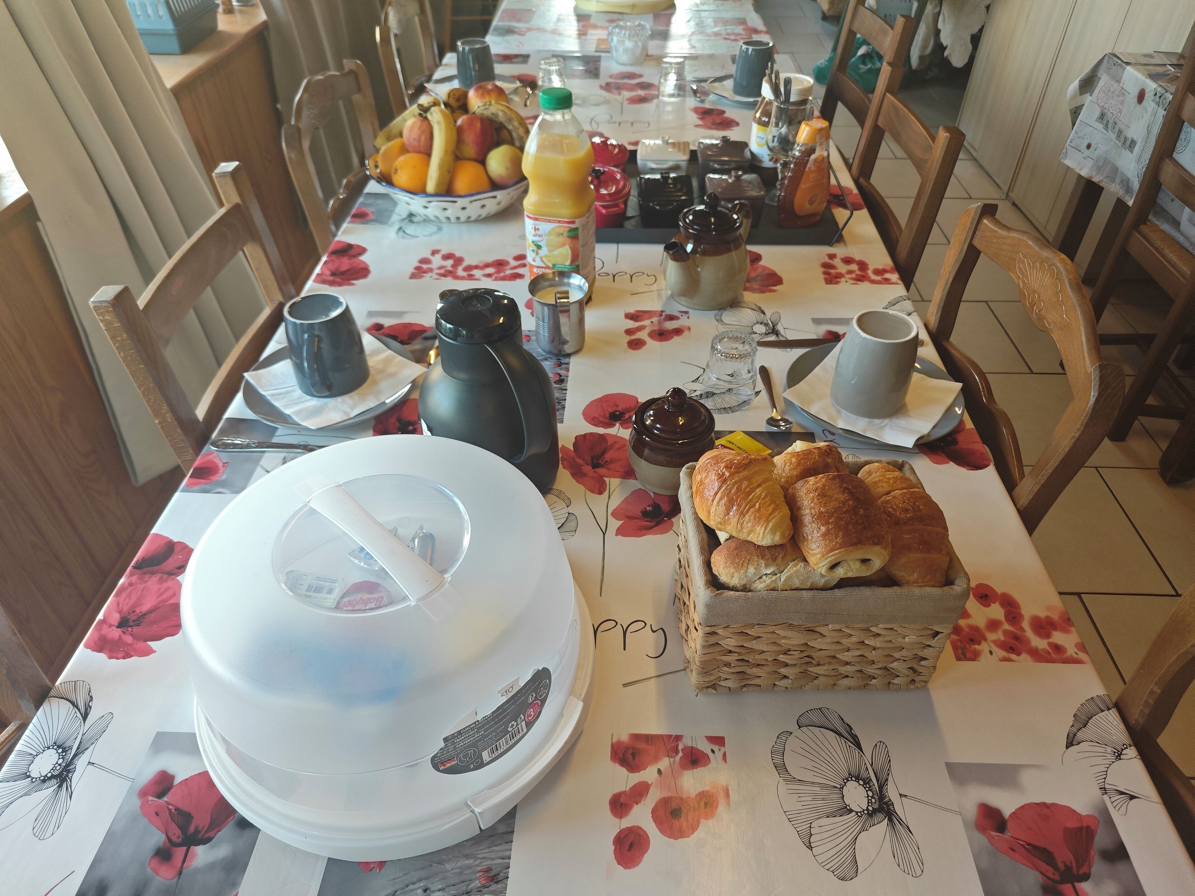 每日供應歐陸早餐 (每人 EUR8)