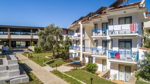 Minibar, in-room safe, soundproofing, free cots/infant beds - Belcekum Beach Hotel (Fethiye)