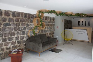 Concierge desk - Hotel Kaia (Quito)