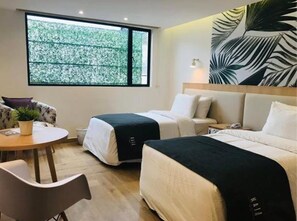 Superior Room | In-room safe, laptop workspace, free WiFi, bed sheets - Hotel Kaia (Quito)