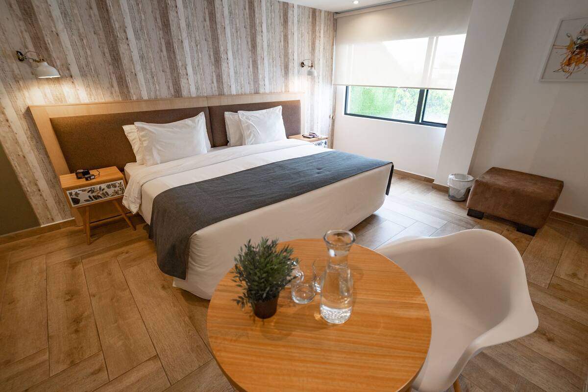 Superior Double or Twin Room | In-room safe, laptop workspace, WiFi (free), bed sheets