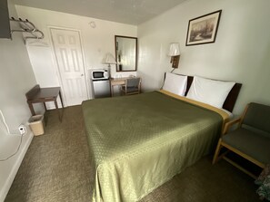 Desk, blackout curtains, soundproofing, free WiFi