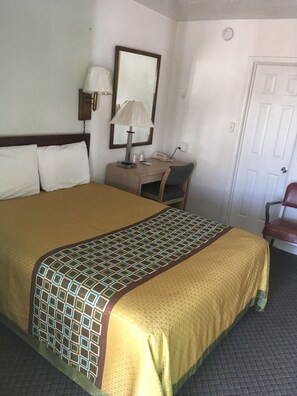 Standard Room | Desk, blackout curtains, soundproofing, free WiFi