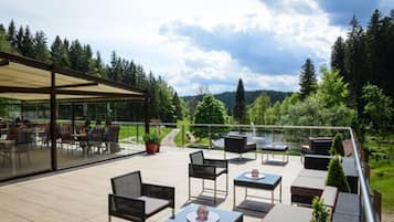 Sun deck