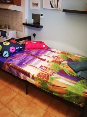 Basic Apartment, 1 Double Bed, Smoking | Free WiFi - Artemis apartment (Thessaloniki)