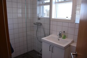 Shared bathroom - IG Höfn (Höfn)