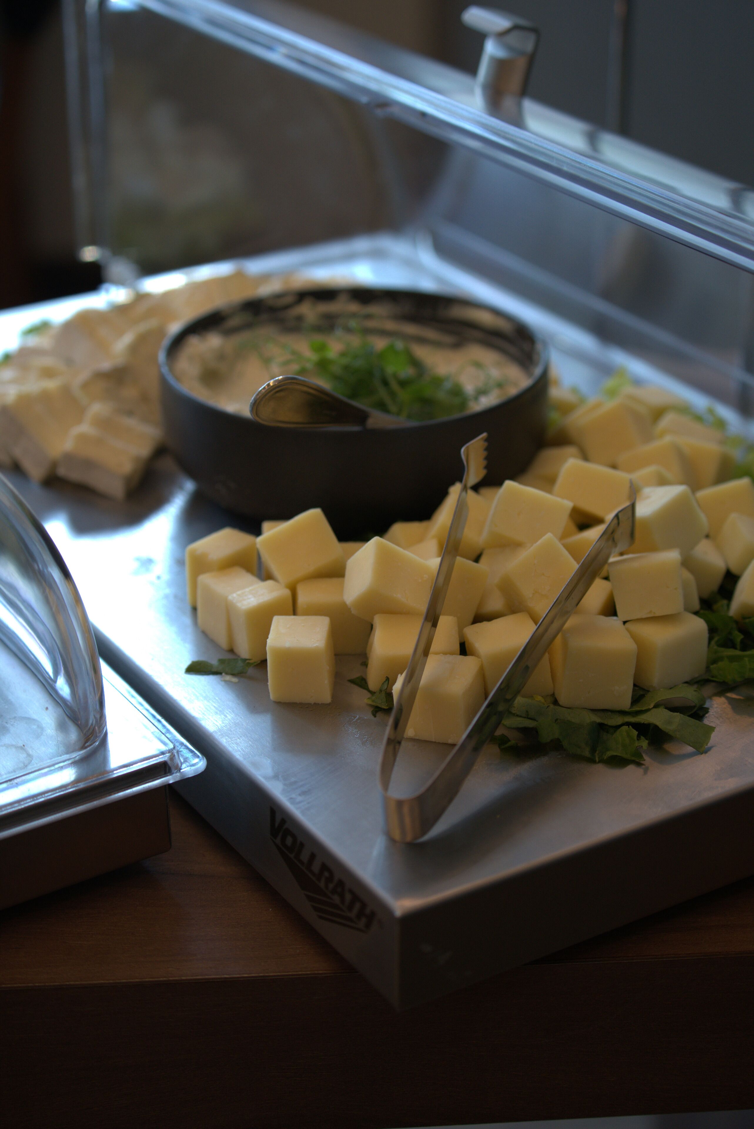 daily buffet breakfast (cad 28 per person)