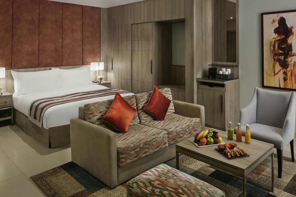 1 chambre, minibar, coffres-forts dans les chambres, bureau