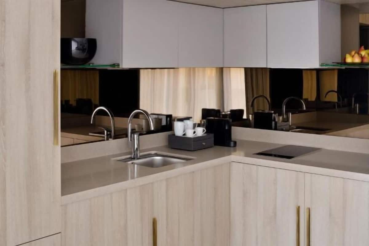 Private kitchen | Espresso maker, coffee/tea maker, electric kettle