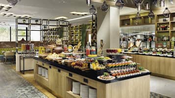 2 restaurants, breakfast, lunch, dinner served; Indian cuisine