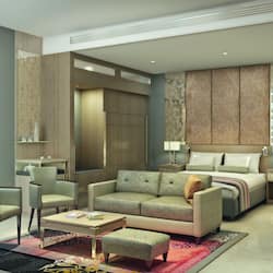 Superior Room (City Side) | 1 bedroom, minibar, in-room safe, desk