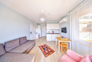 Comfort Suite, 1 Queen Bed with Sofa bed, Balcony, Sea View - Mavi Kiyi Suites (Kas)