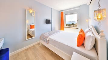 Suíte família, 1 cama Queen e sofá-cama, vista para o mar | 1 quarto, roupas de cama de algodão egípcio, roupas de cama premium