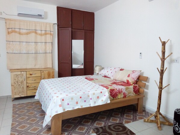Departamento | Escritorio, camas extra, wifi gratis y ropa de cama