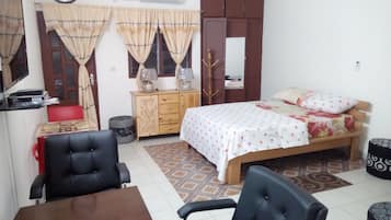 Desk, rollaway beds, free WiFi, bed sheets