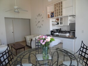 Comfort Apartment, 3 Bedrooms, Non Smoking | Living area | Smart TV, Netflix