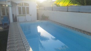 Outdoor pool, sun loungers - Private Vacation Home/Pool For 1-10 Persons (Grand-Baie)
