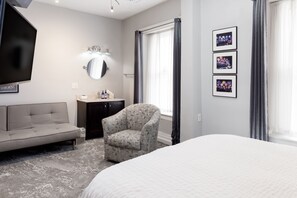 Comfort Single Room, Kitchenette | Down duvets, individually decorated, individually furnished - Lititz Springs Inn (Lititz)