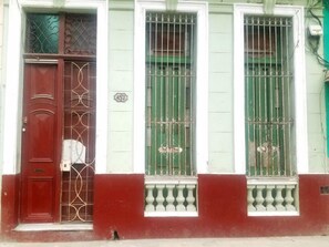 Entrada al alojamiento