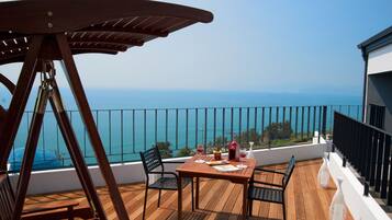 Standard Double Room | Terrace/patio