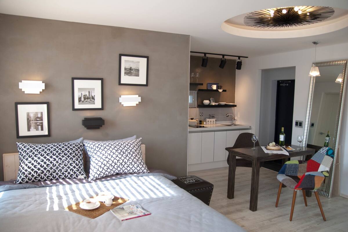 Deluxe Double Room (A) | WiFi (free)