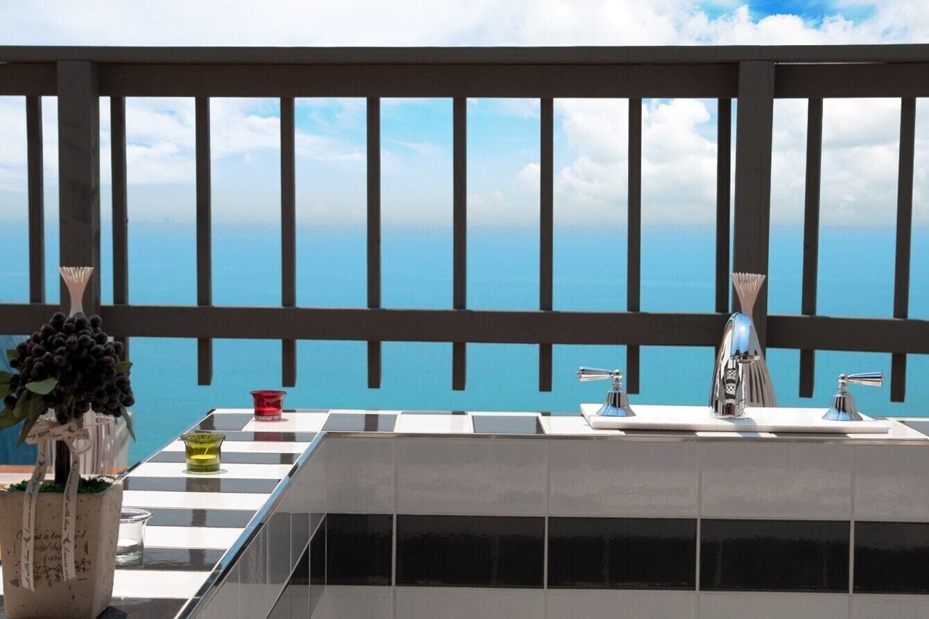 Deluxe Double Room (B) | Terrace/patio