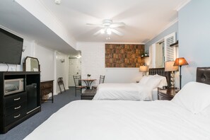 Deluxe-studiosviitti, 2 keskisuurta parisänkyä | Egyptinpuuvillaiset lakanat, ylelliset vuodevaatteet