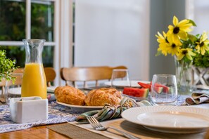 Ilmainen päivittäinen paikallinen aamiainen 