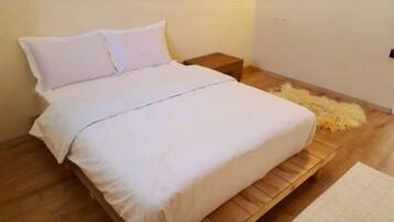 Chalet, Lake View | 1 bedroom, desk, free WiFi, bed sheets