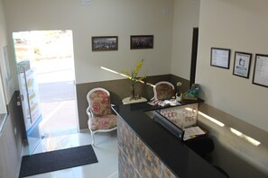 入住/退房自助服務機