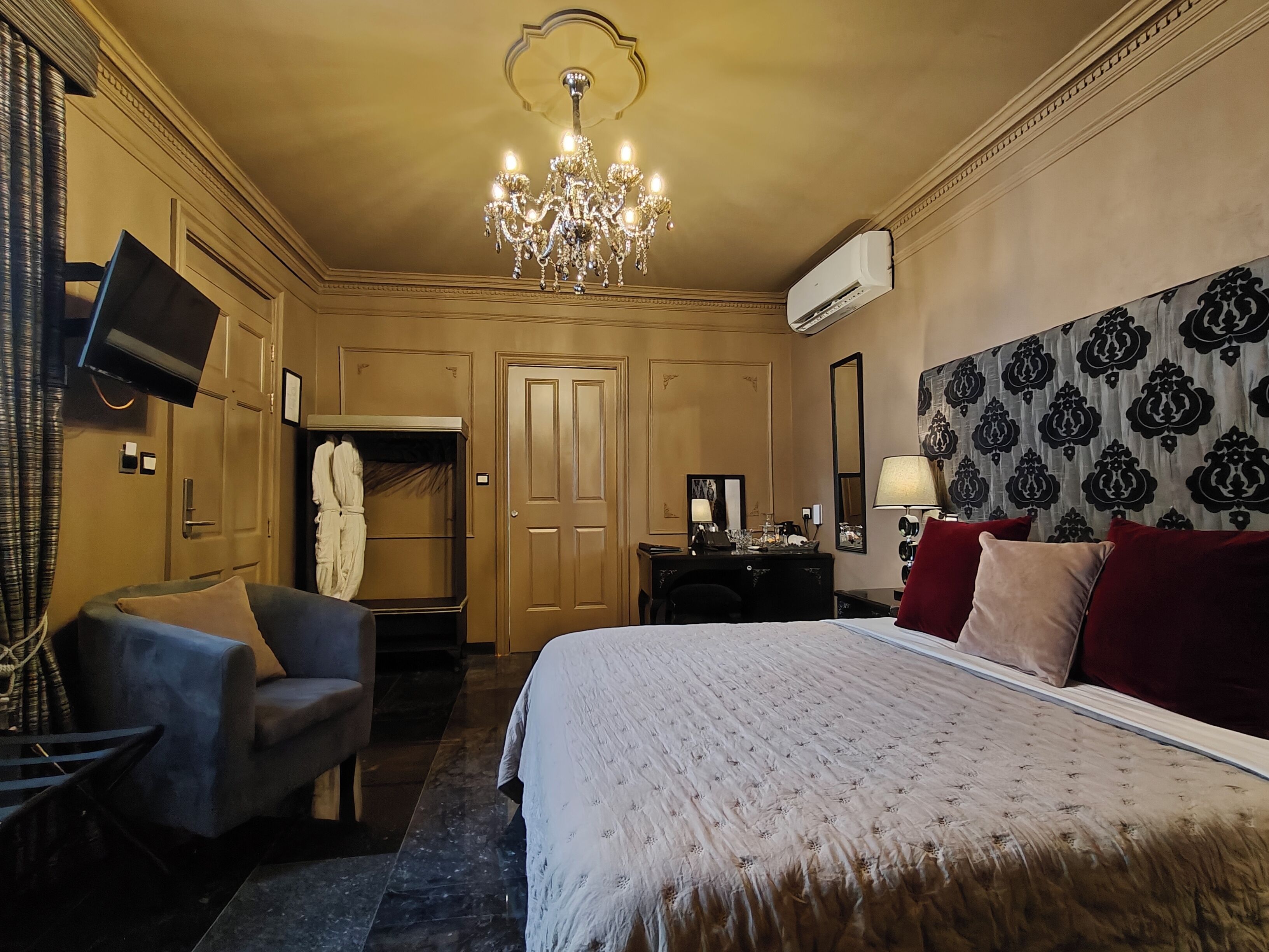 Colchones con efecto memoria y minibar 