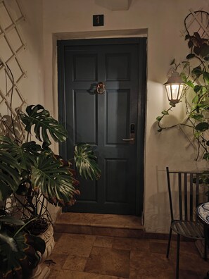 Habitación junior doble | Colchones viscoelásticos, minibar, caja fuerte y decoración individual