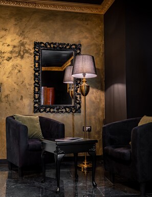 Standard Suite | Memory foam beds, minibar, in-room safe, individually decorated - Julina Boutique Living (Mosta)