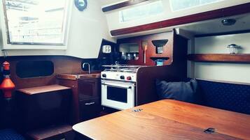 Apartment, 1 Double Bed, Non Smoking | Soundproofing, free WiFi, bed sheets