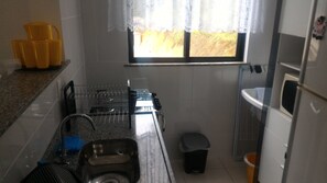 Family Studio, Berbilang Katil, Non Smoking | Dapur kecil peribadi | Peti sejuk/penyejuk beku saiz penuh, ketuhar gelombang mikro, ketuhar