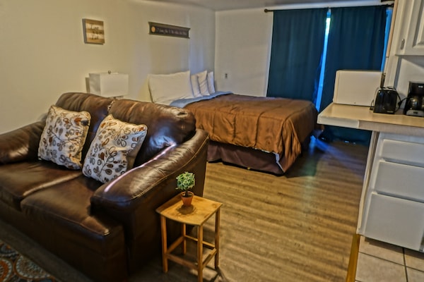 Honeymoon Room | Living area | Smart TV, Netflix