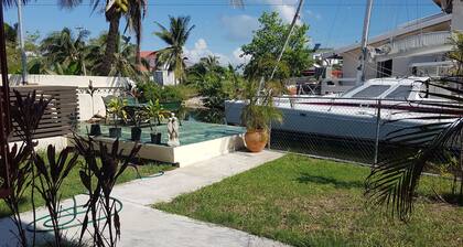 Modern 1 Bed Apartment in Belize City