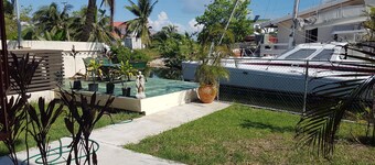 Modern 1 Bed Apartment in Belize City