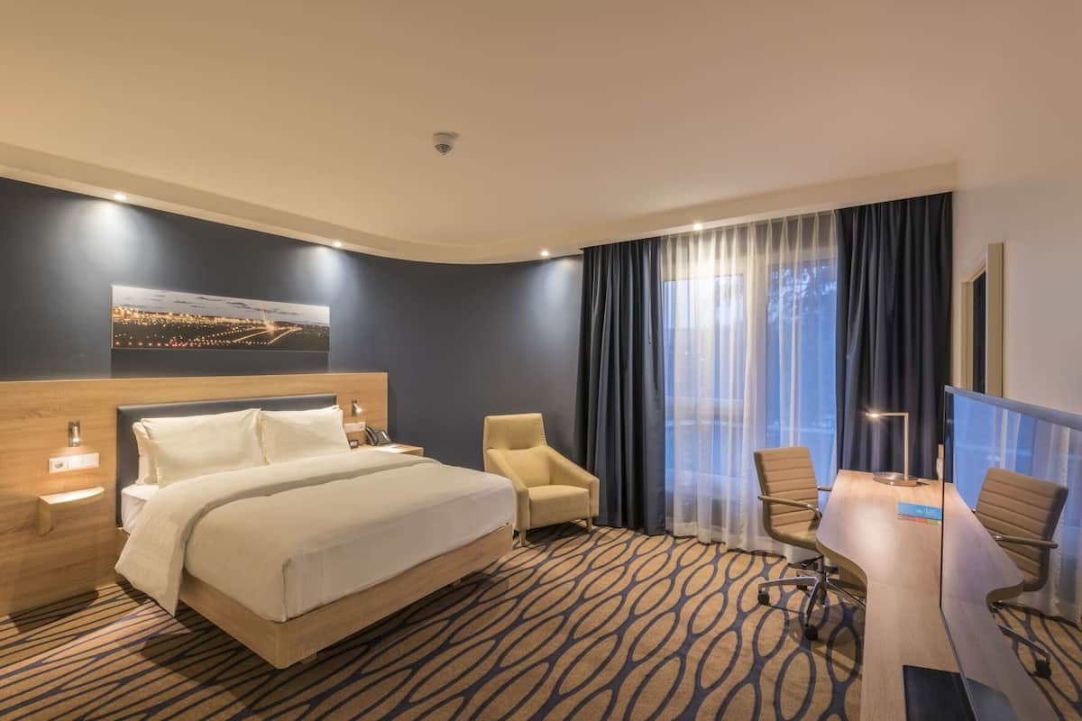 1 Schlafzimmer, Allergikerbettwaren, Zimmersafe, Schreibtisch