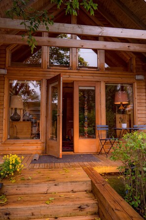 Property entrance - Beautiful Cozy Cottage (Hveragerdi)