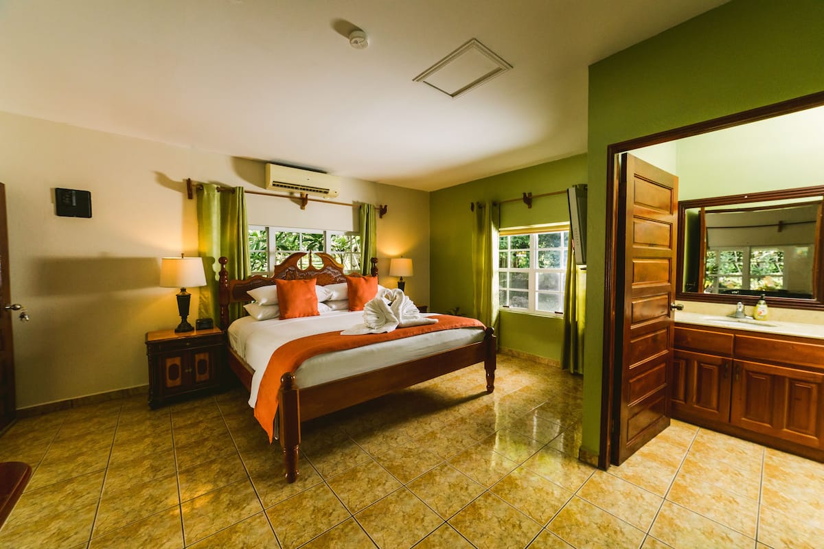 WiFi (free), individually decorated, individually furnished, bed sheets