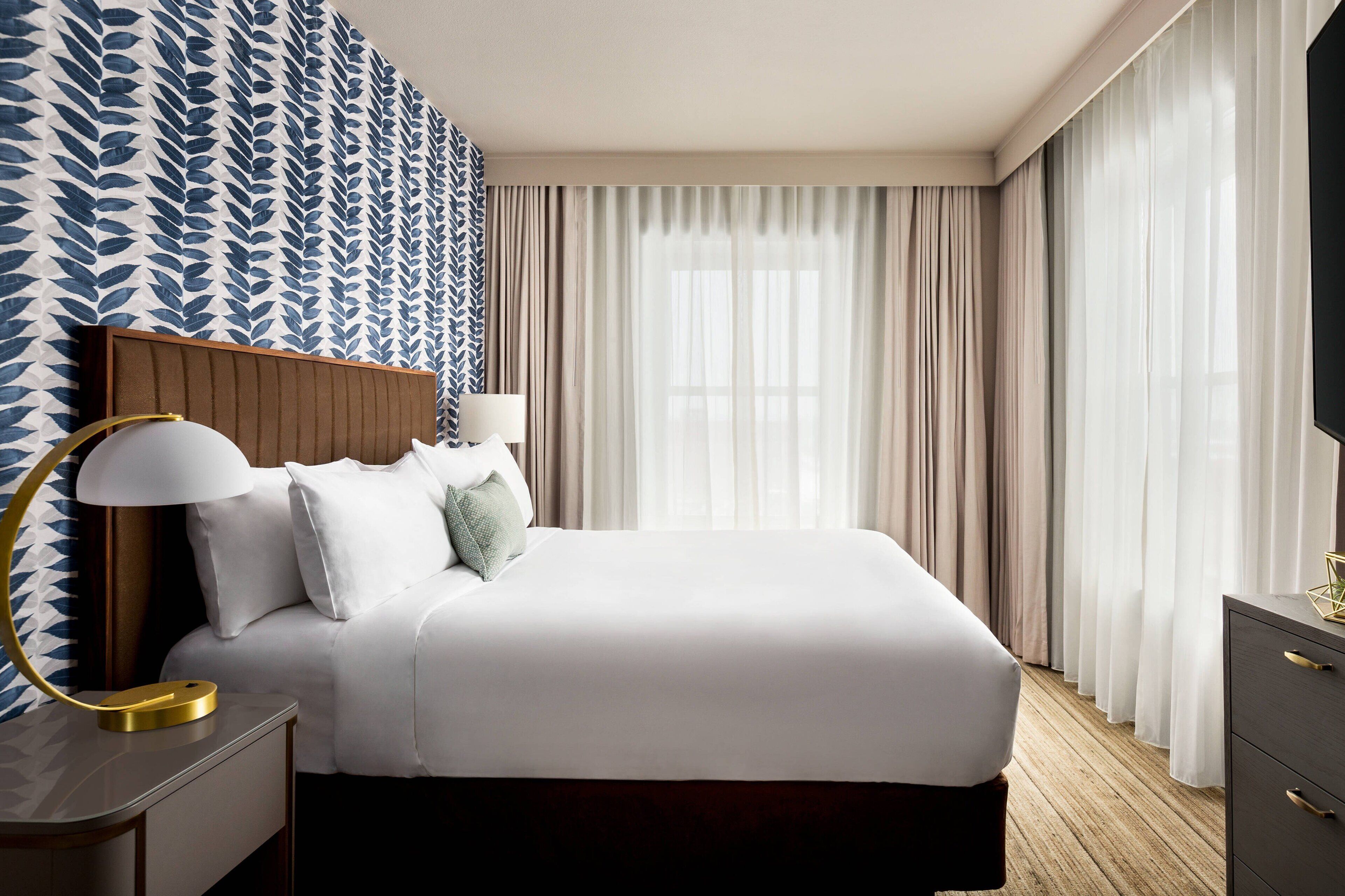 suite, 1 bedroom | pillow-top beds, in-room safe, desk, laptop workspace