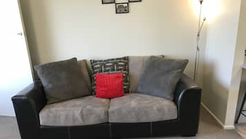Deluxe Villa, Multiple Beds, Non Smoking | Living room